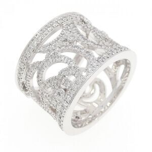 Chanel Camelia 750 White Gold Diamond Ring
